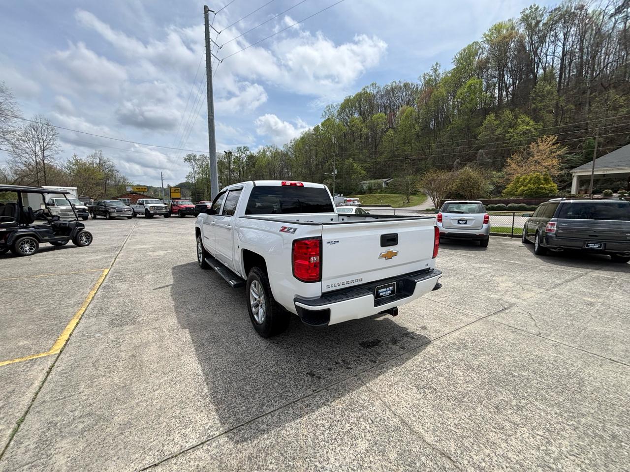 Chevrolet Silverado 1500 4WD Crew Cab 143.5" LT w/2LT 2017