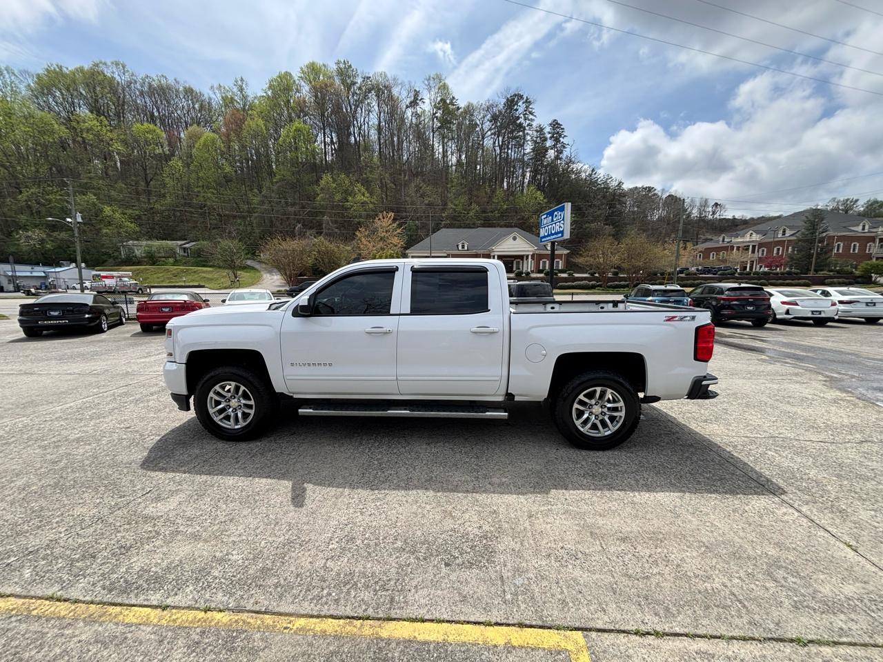 Chevrolet Silverado 1500 4WD Crew Cab 143.5" LT w/2LT 2017