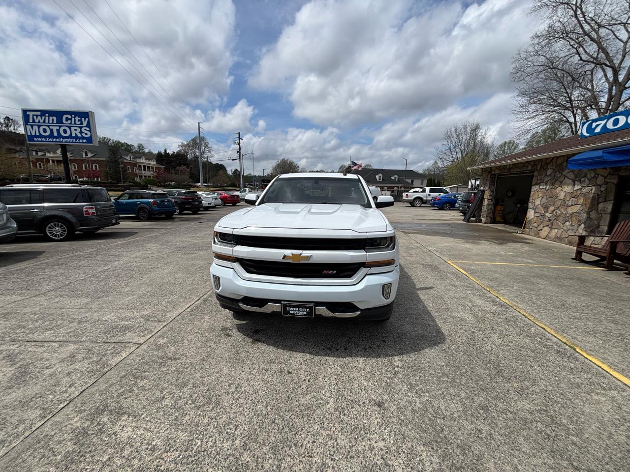 Chevrolet Silverado 1500 4WD Crew Cab 143.5" LT w/2LT 2017