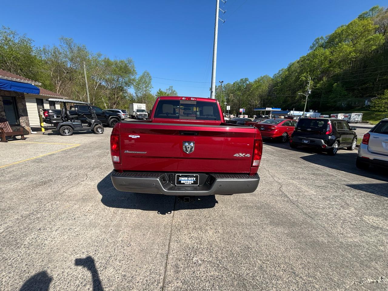 RAM 1500 4WD Crew Cab 140.5" Outdoorsman 2012