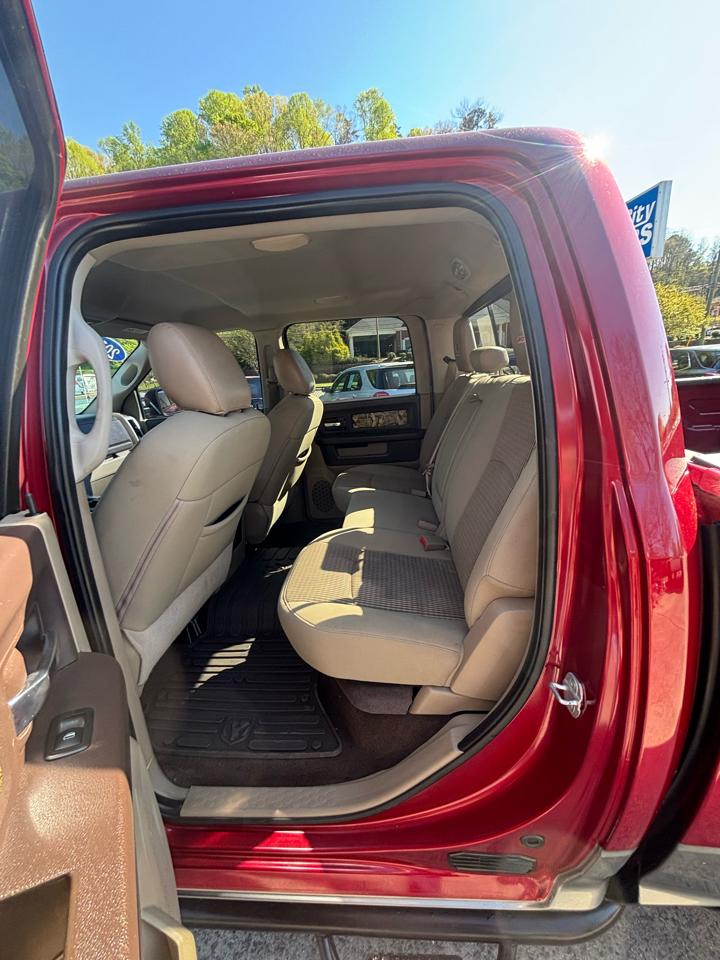 RAM 1500 4WD Crew Cab 140.5" Outdoorsman 2012