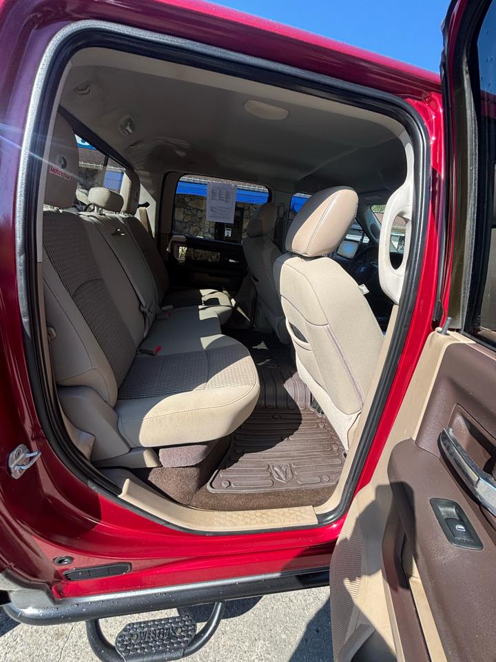 RAM 1500 4WD Crew Cab 140.5" Outdoorsman 2012