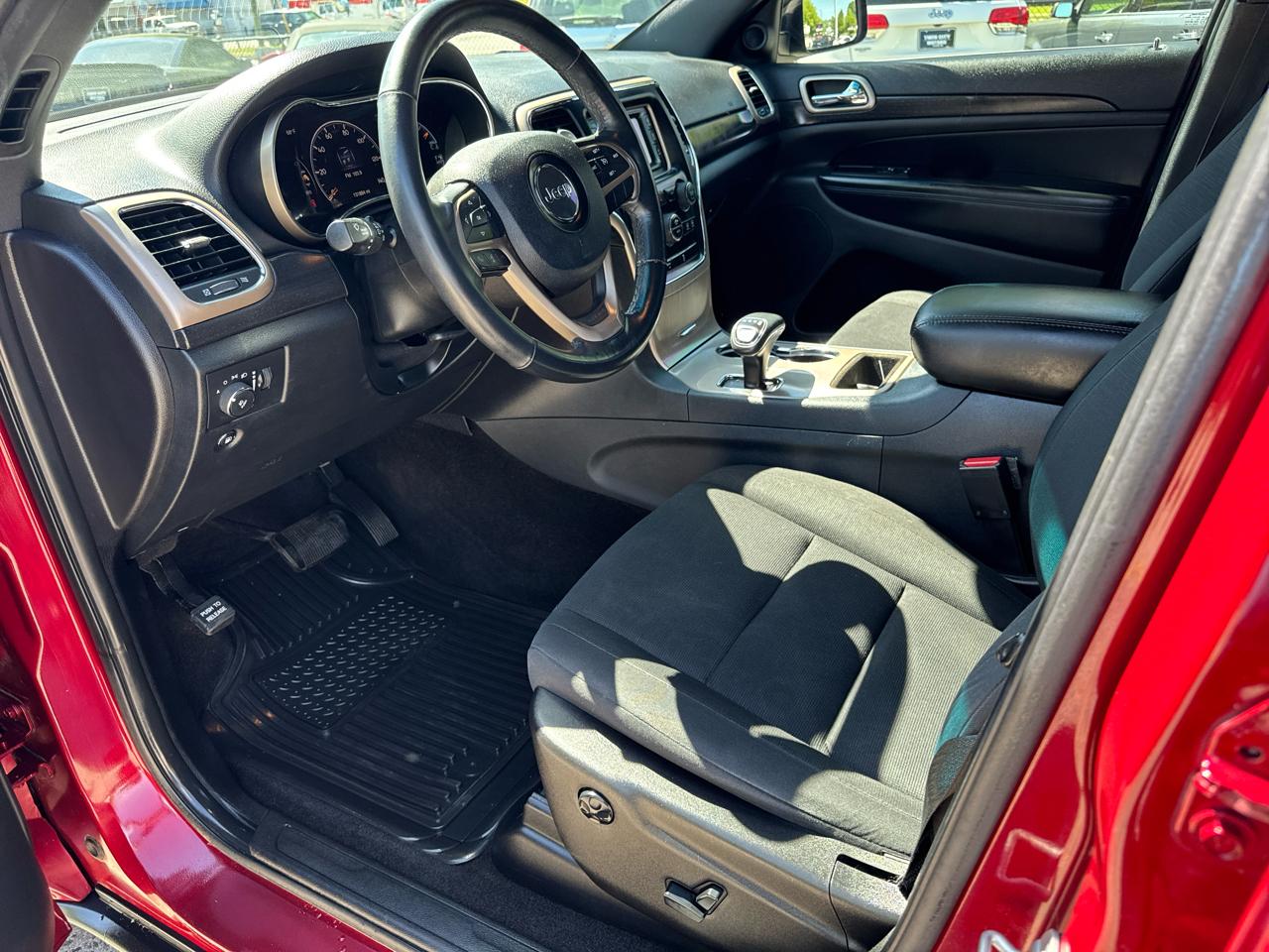 Jeep Grand Cherokee 4WD 4dr Laredo 2015