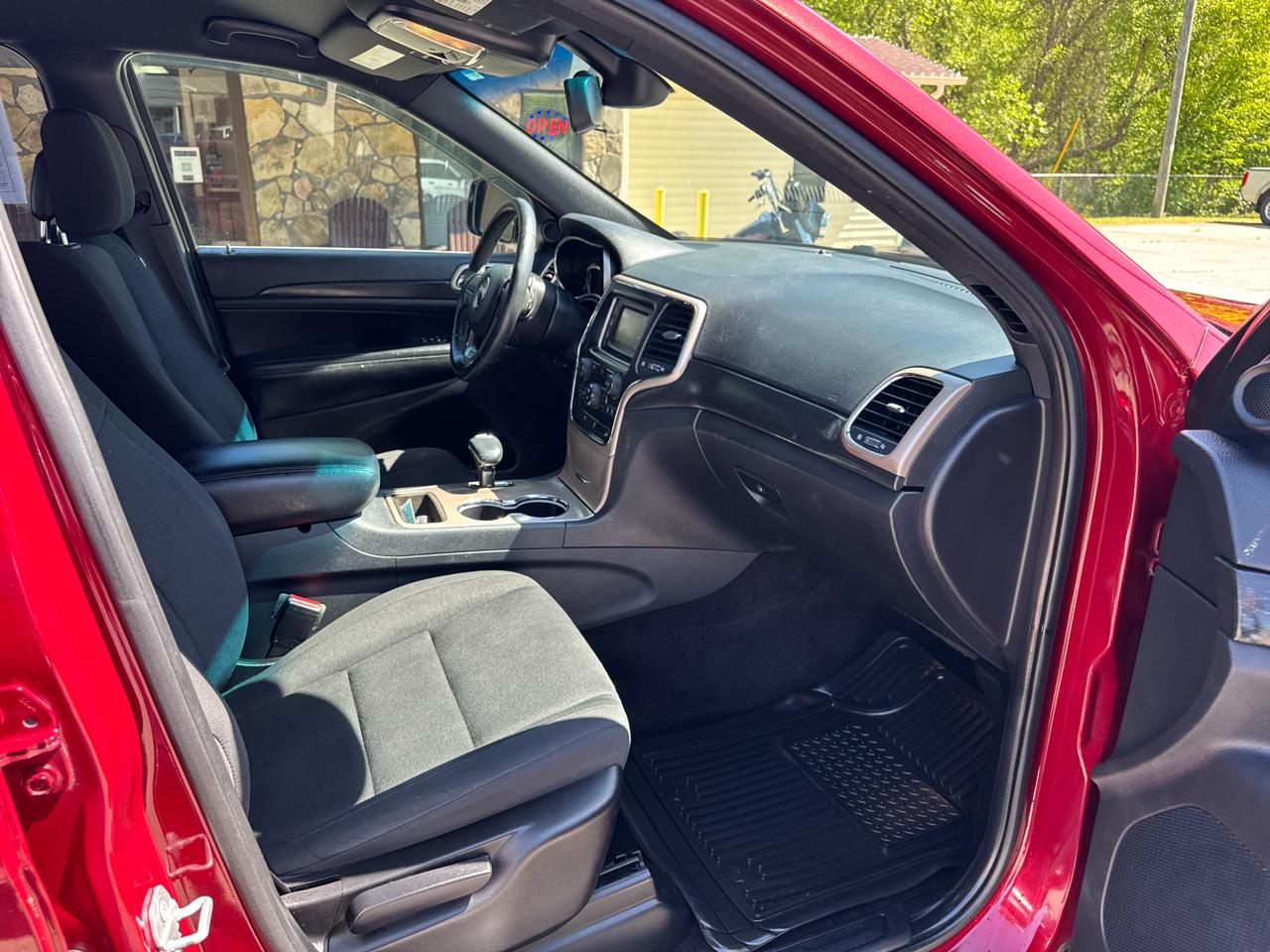 Jeep Grand Cherokee 4WD 4dr Laredo 2015