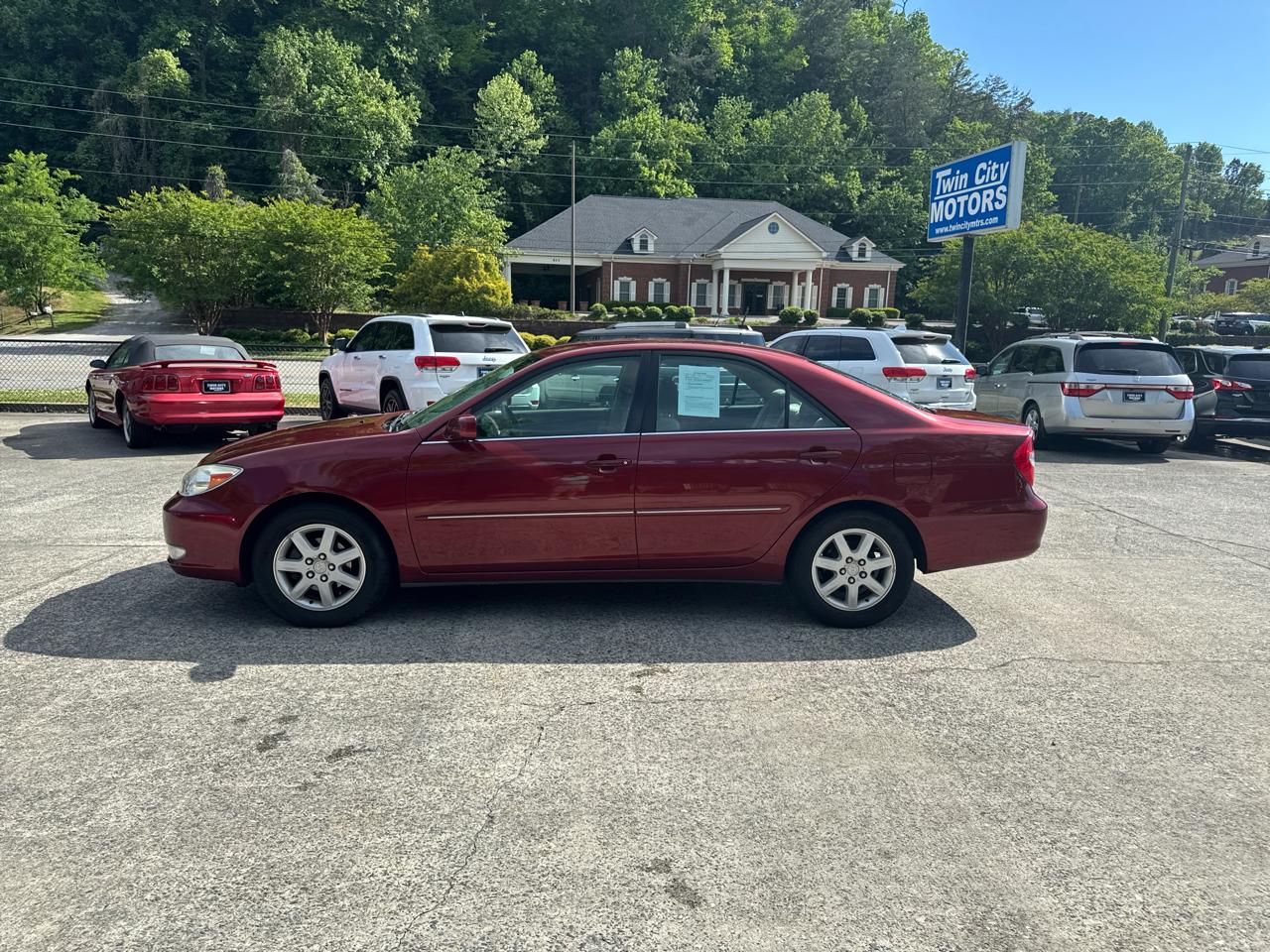 Toyota Camry 4dr Sdn XLE Auto (Natl) 2004