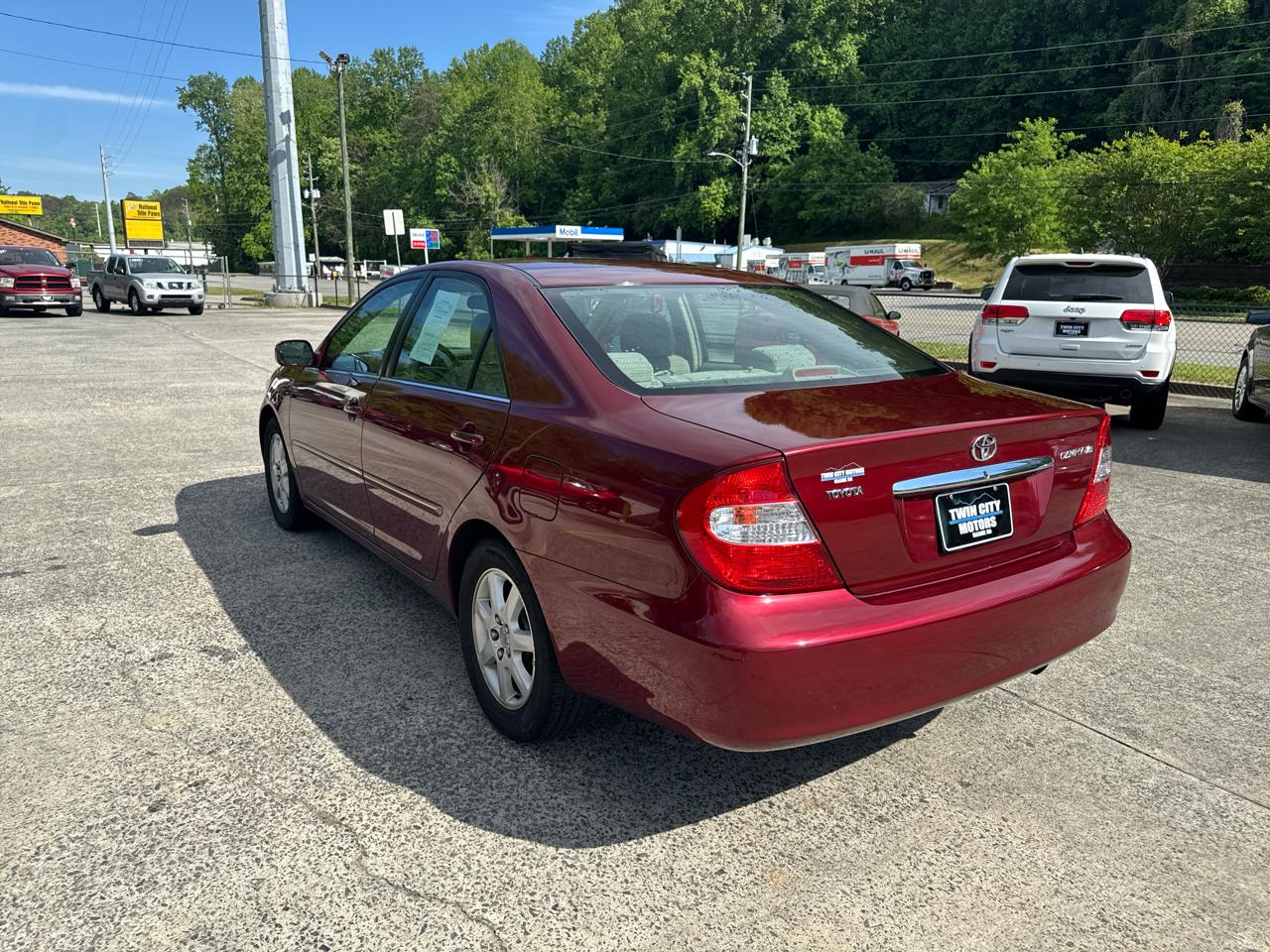 Toyota Camry 4dr Sdn XLE Auto (Natl) 2004