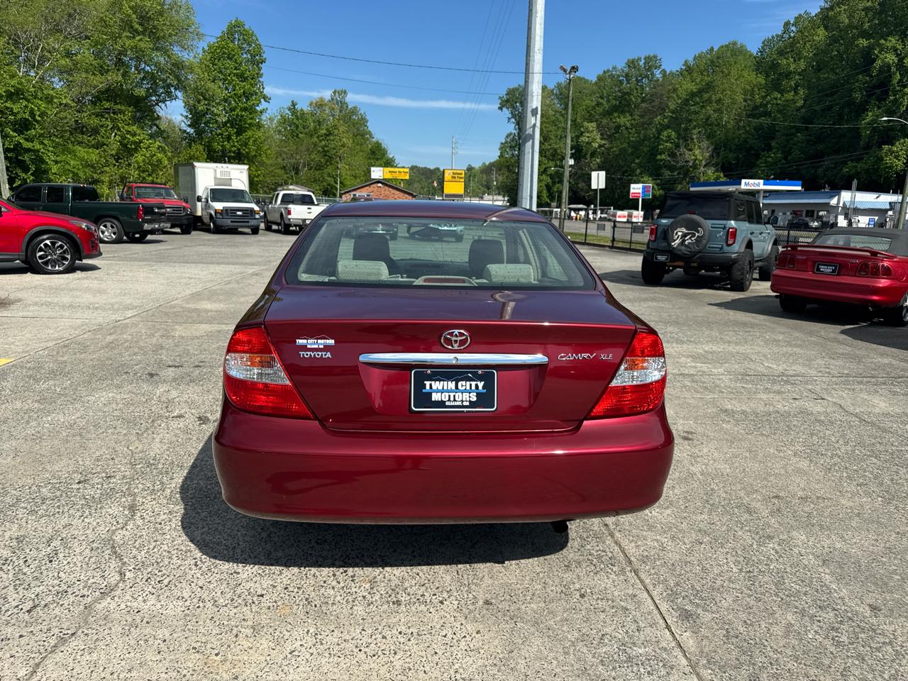 Toyota Camry 4dr Sdn XLE Auto (Natl) 2004