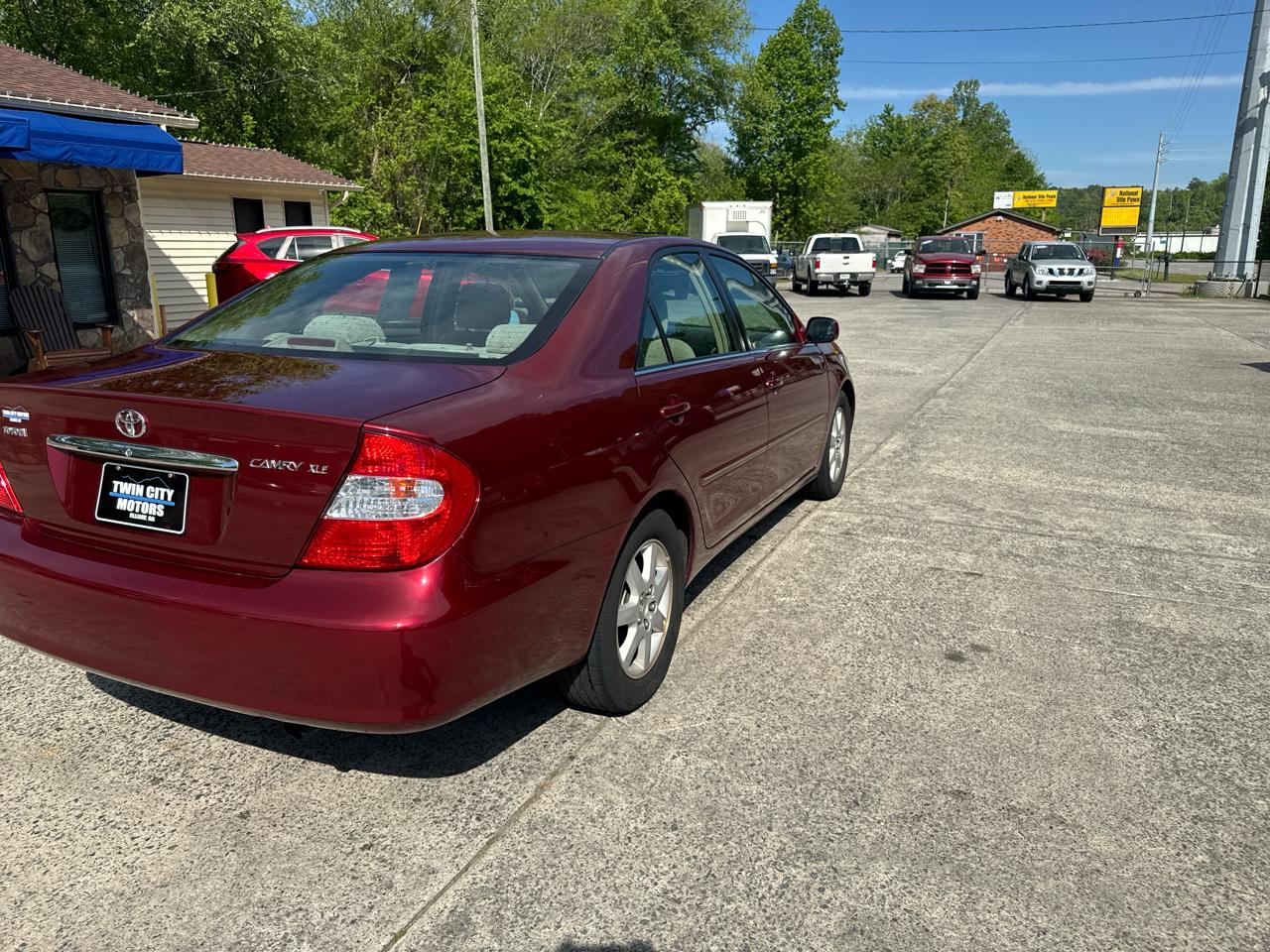 Toyota Camry 4dr Sdn XLE Auto (Natl) 2004