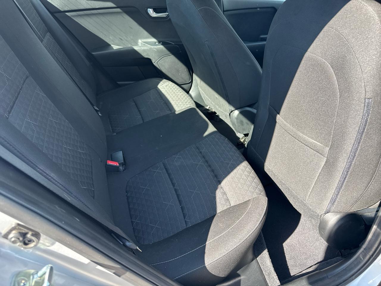Kia Rio LX IVT 2022