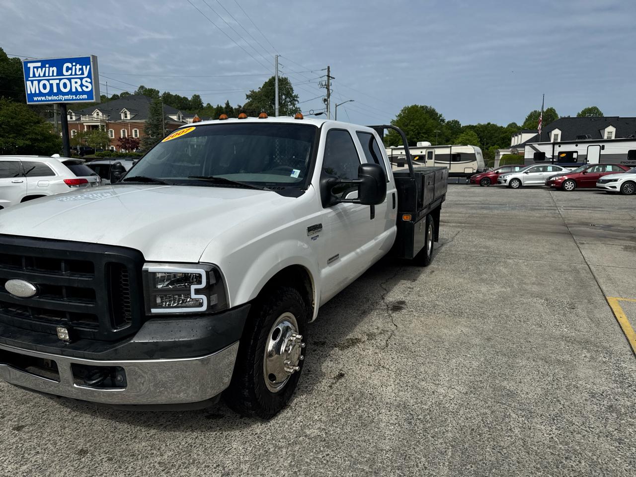 Ford Super Duty F-350 DRW 2WD Crew Cab 176" WB 60" CA Lariat 2007