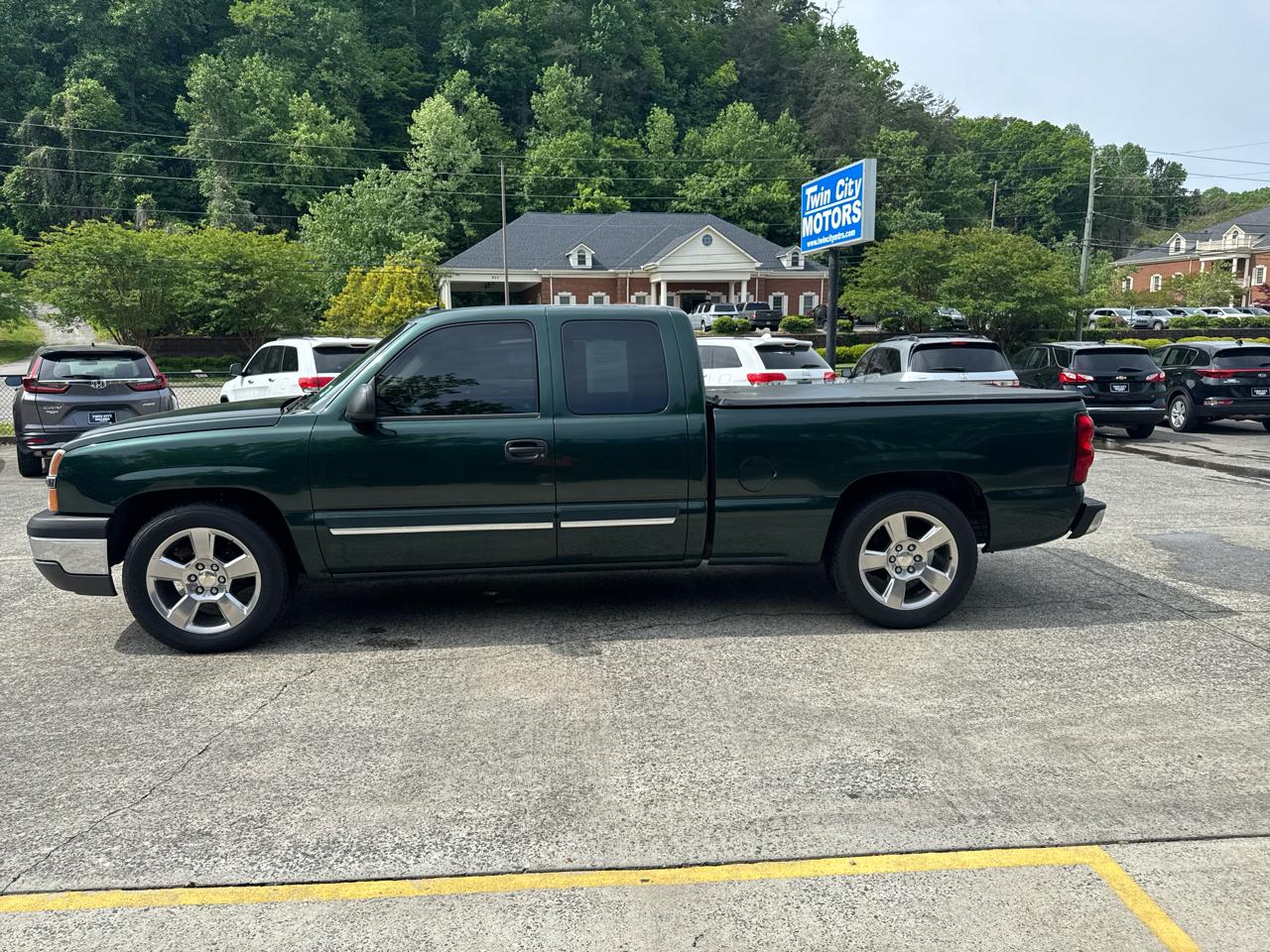 Chevrolet Silverado 1500 4dr Ext Cab 143.5" WB LT 2004