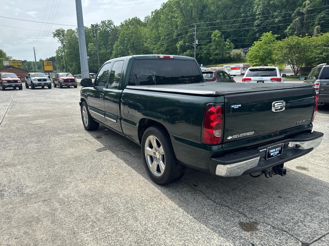 Chevrolet Silverado 1500 4dr Ext Cab 143.5" WB LT 2004