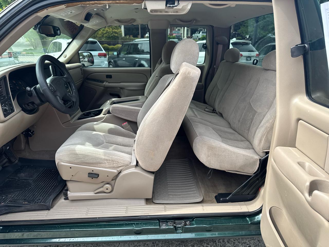 Chevrolet Silverado 1500 4dr Ext Cab 143.5" WB LT 2004