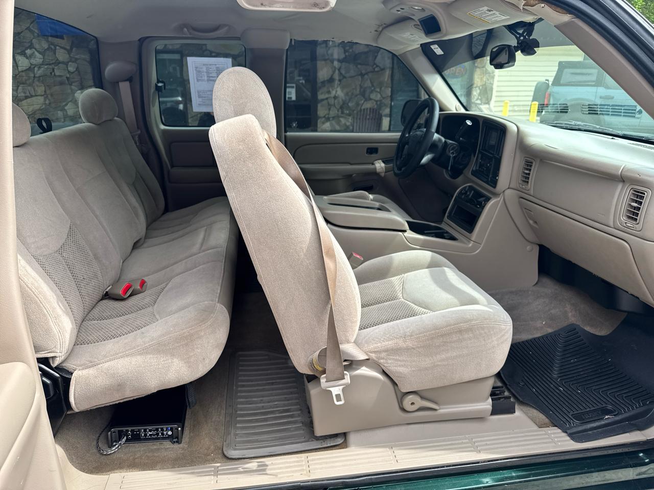 Chevrolet Silverado 1500 4dr Ext Cab 143.5" WB LT 2004