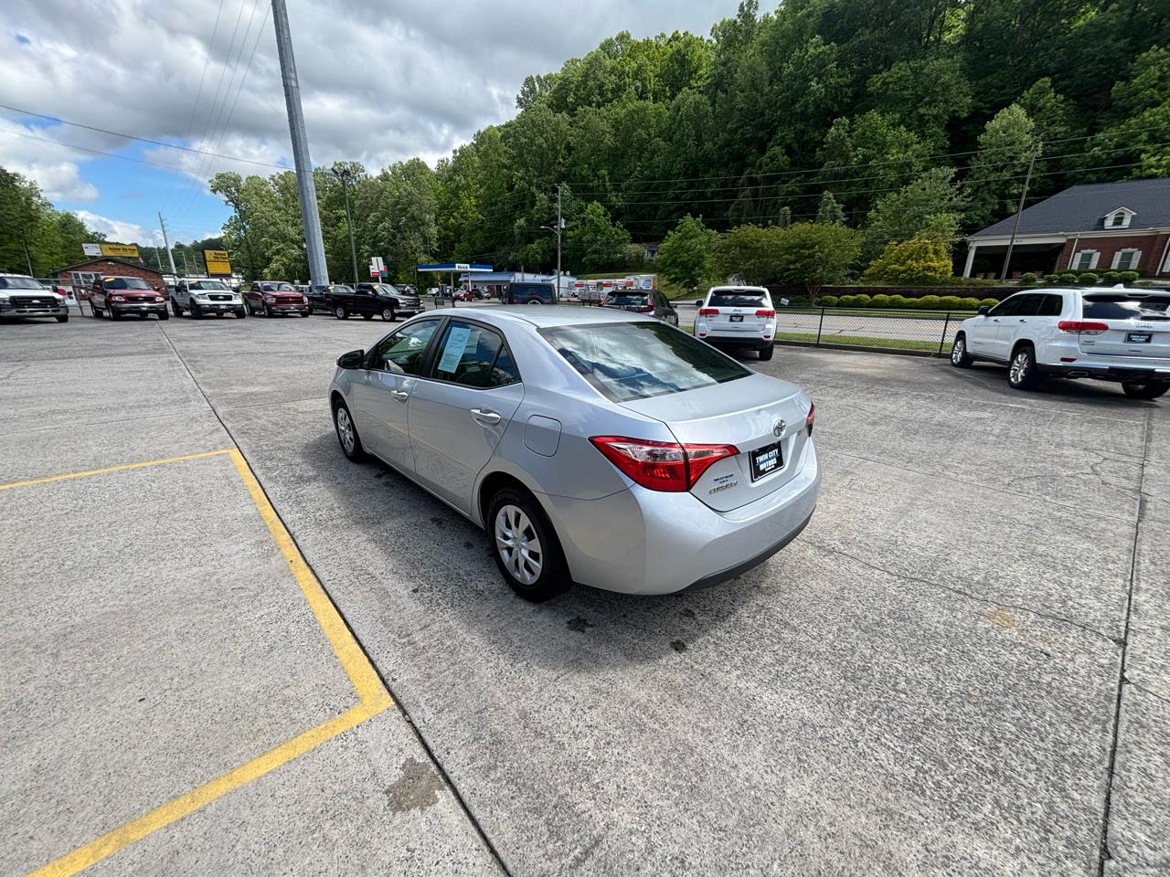 Toyota Corolla XLE CVT (Natl) 2019