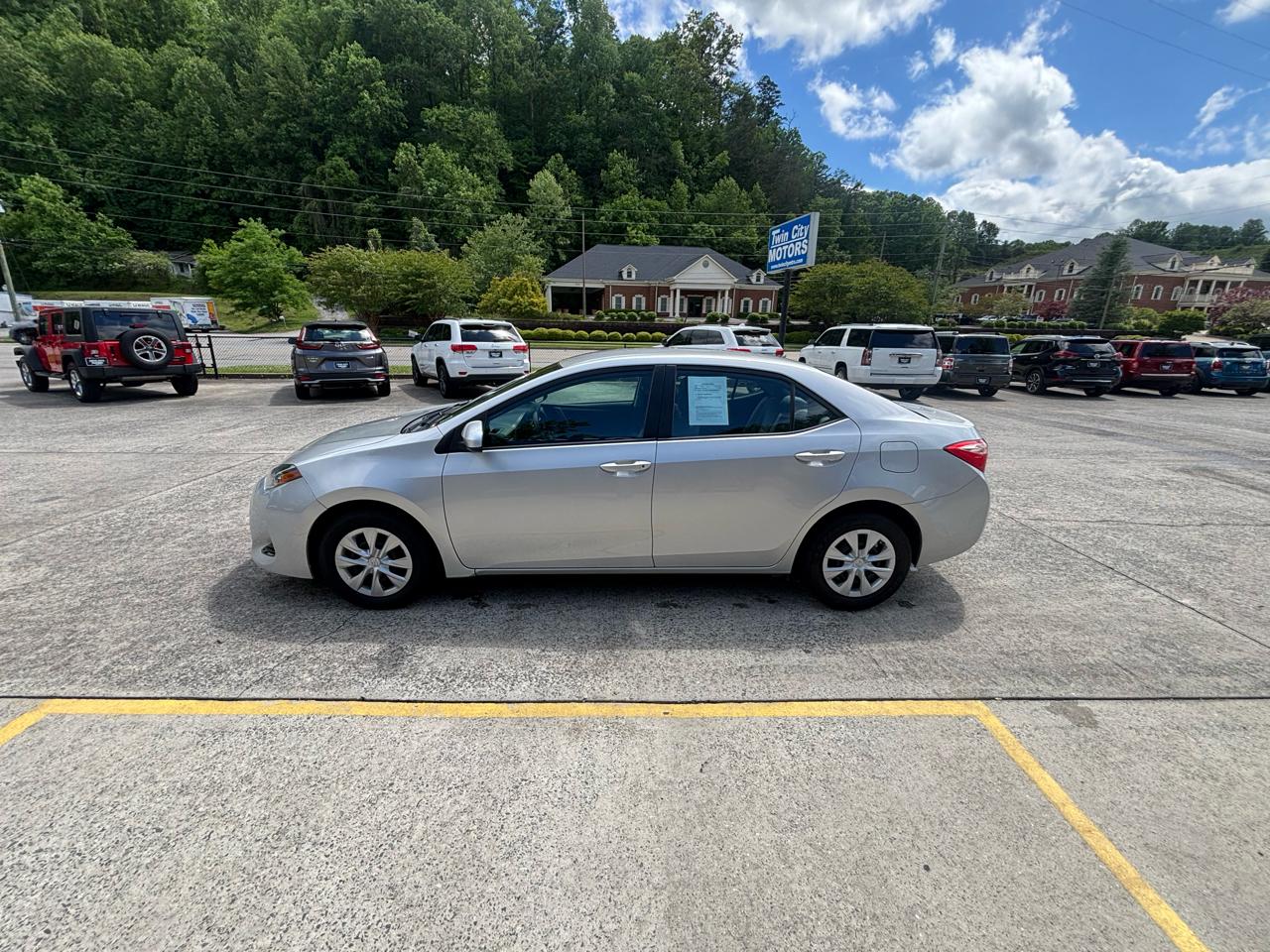 Toyota Corolla XLE CVT (Natl) 2019
