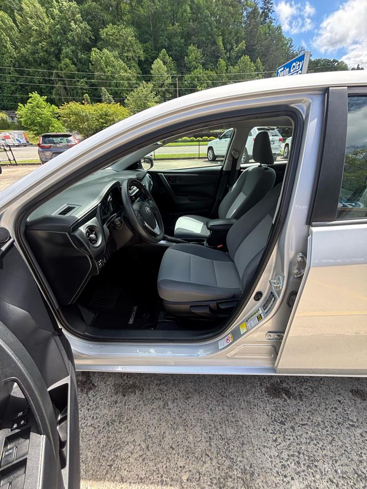 Toyota Corolla XLE CVT (Natl) 2019