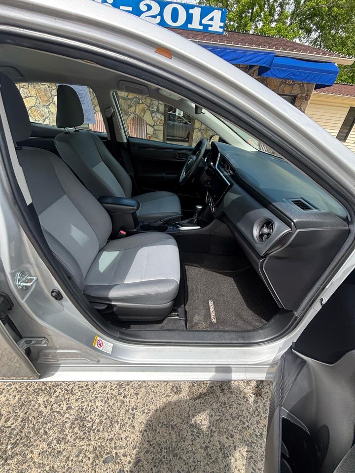 Toyota Corolla XLE CVT (Natl) 2019