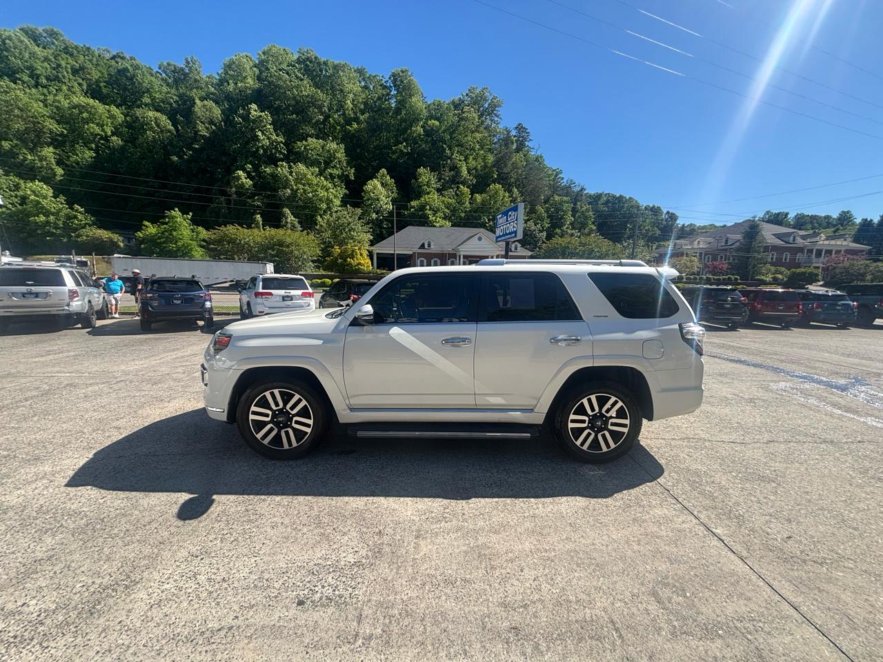Toyota 4Runner Limited V6 4D SUV 4WD 2017