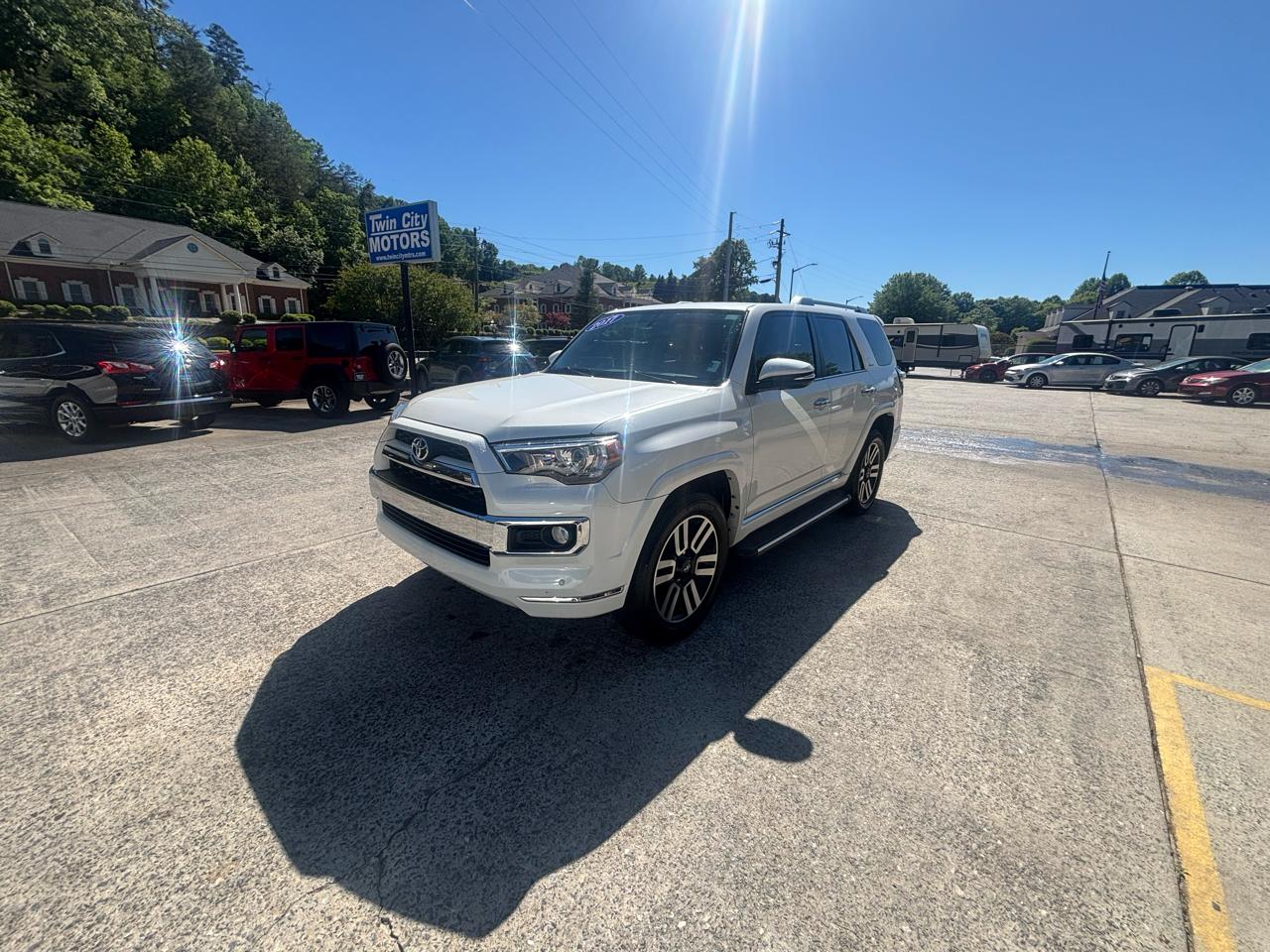 Toyota 4Runner Limited V6 4D SUV 4WD 2017