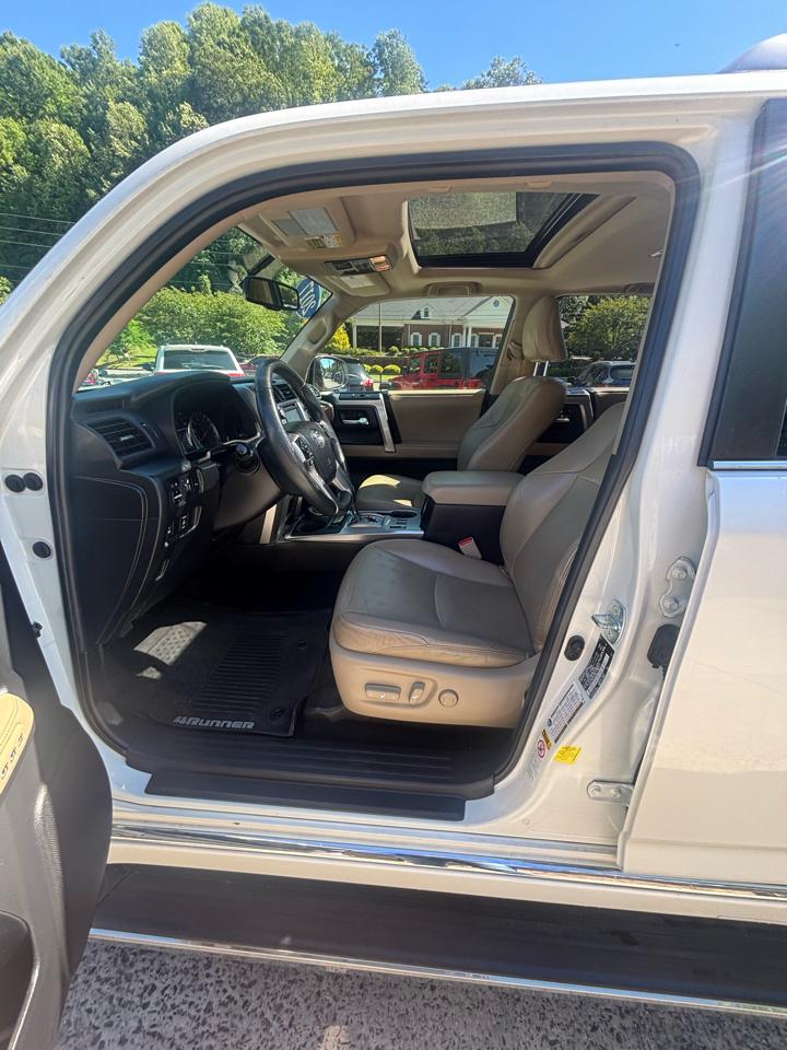 Toyota 4Runner Limited V6 4D SUV 4WD 2017