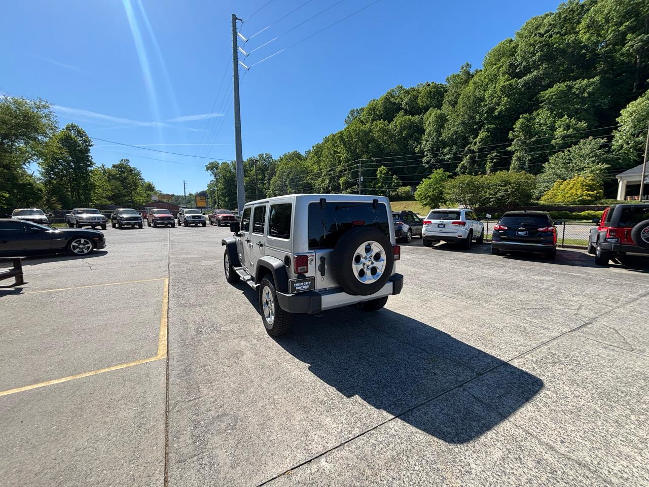 Jeep Wrangler Unlimited 4WD 4dr Sahara 2012