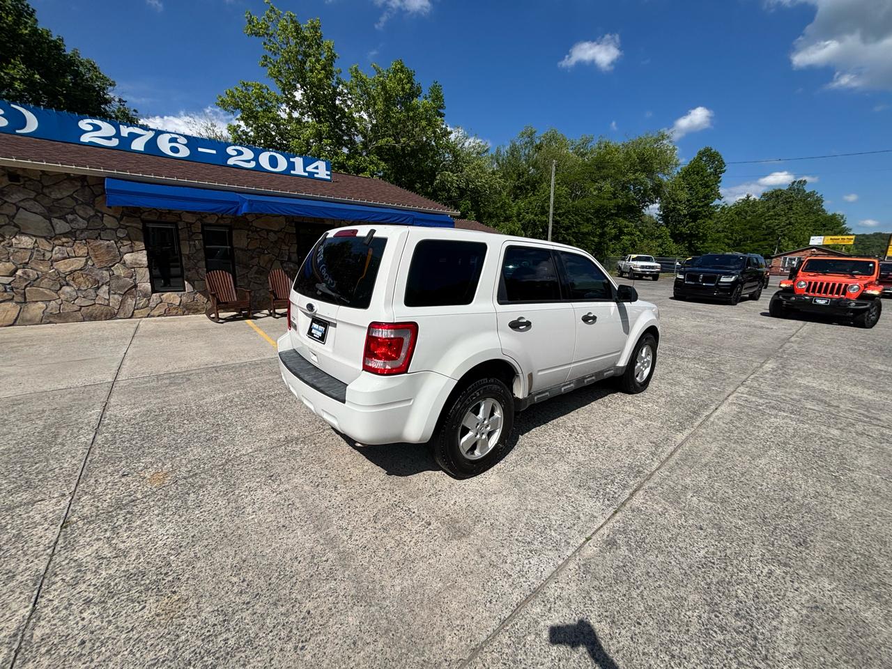 Ford Escape FWD 4dr XLS 2010
