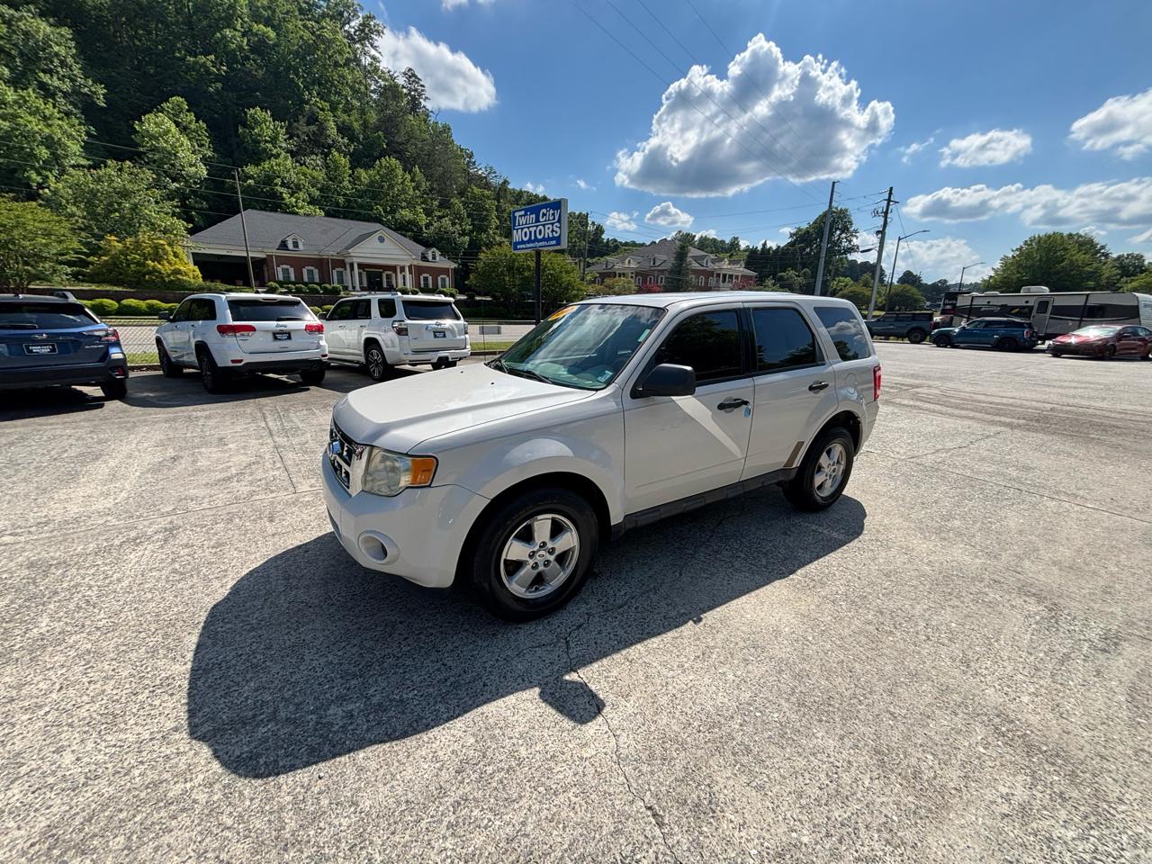Ford Escape FWD 4dr XLS 2010