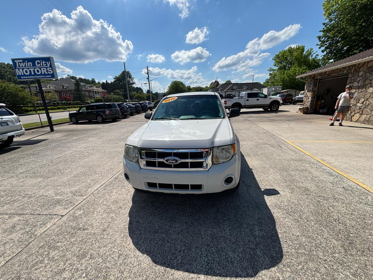 Ford Escape FWD 4dr XLS 2010