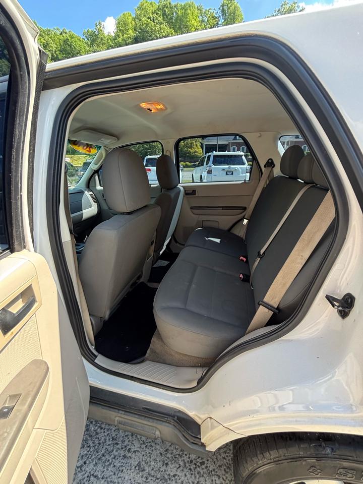 Ford Escape FWD 4dr XLS 2010