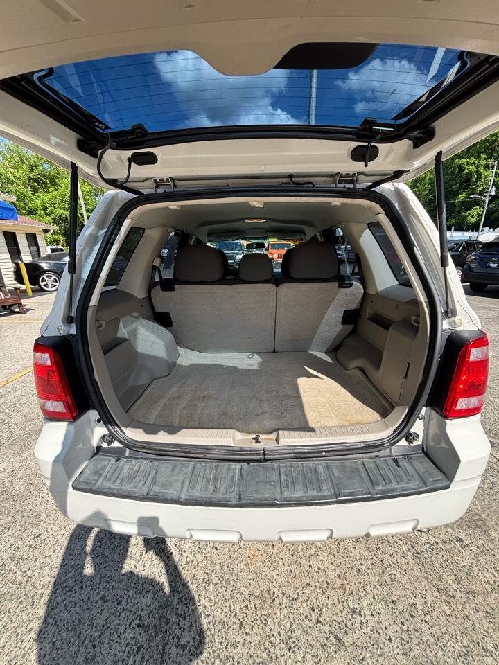Ford Escape FWD 4dr XLS 2010