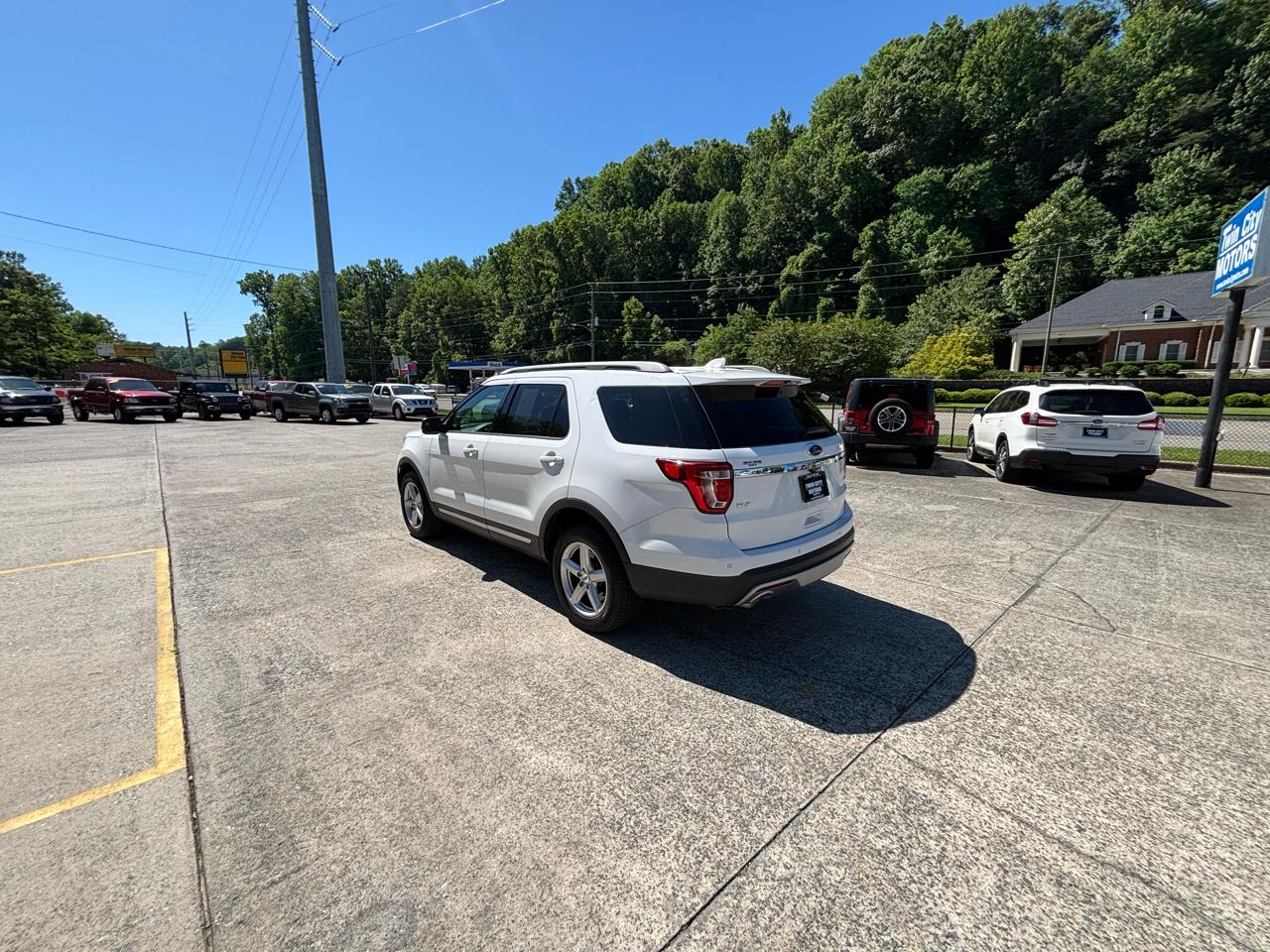 Ford Explorer 4dr XLT 4WD 2017