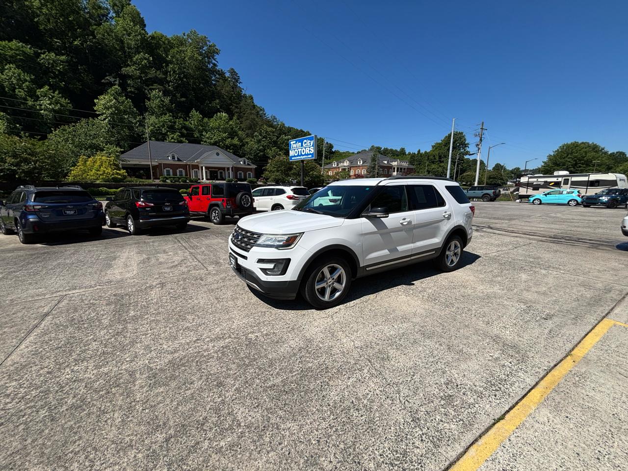 Ford Explorer 4dr XLT 4WD 2017