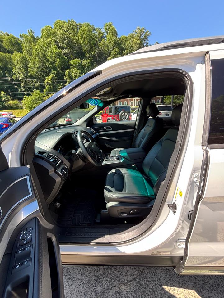 Ford Explorer 4dr XLT 4WD 2017