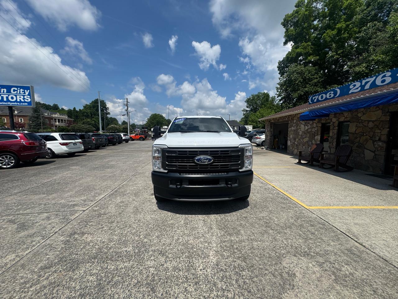 Ford Super Duty F-350 DRW 4WD Reg Cab 137" XL 2023