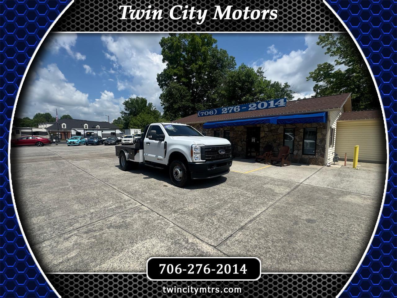 Ford Super Duty F-350 DRW 4WD Reg Cab 137" XL 2023