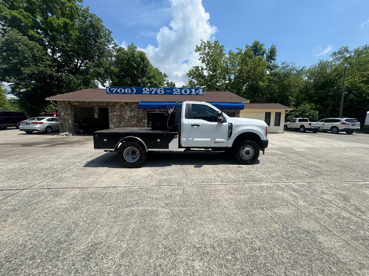Ford Super Duty F-350 DRW 4WD Reg Cab 137" XL 2023