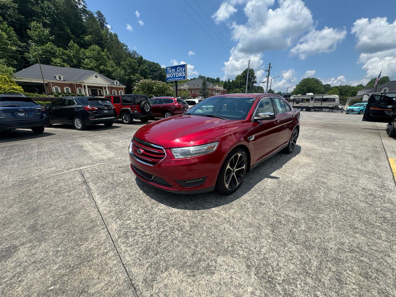 Ford Taurus 4dr Sdn Limited FWD 2014