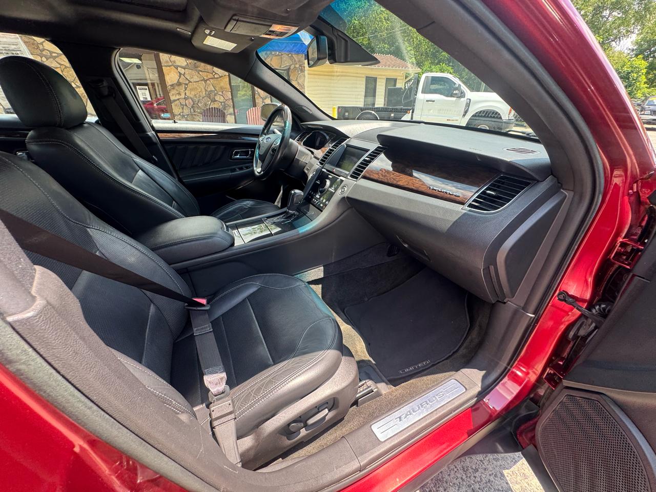 Ford Taurus 4dr Sdn Limited FWD 2014