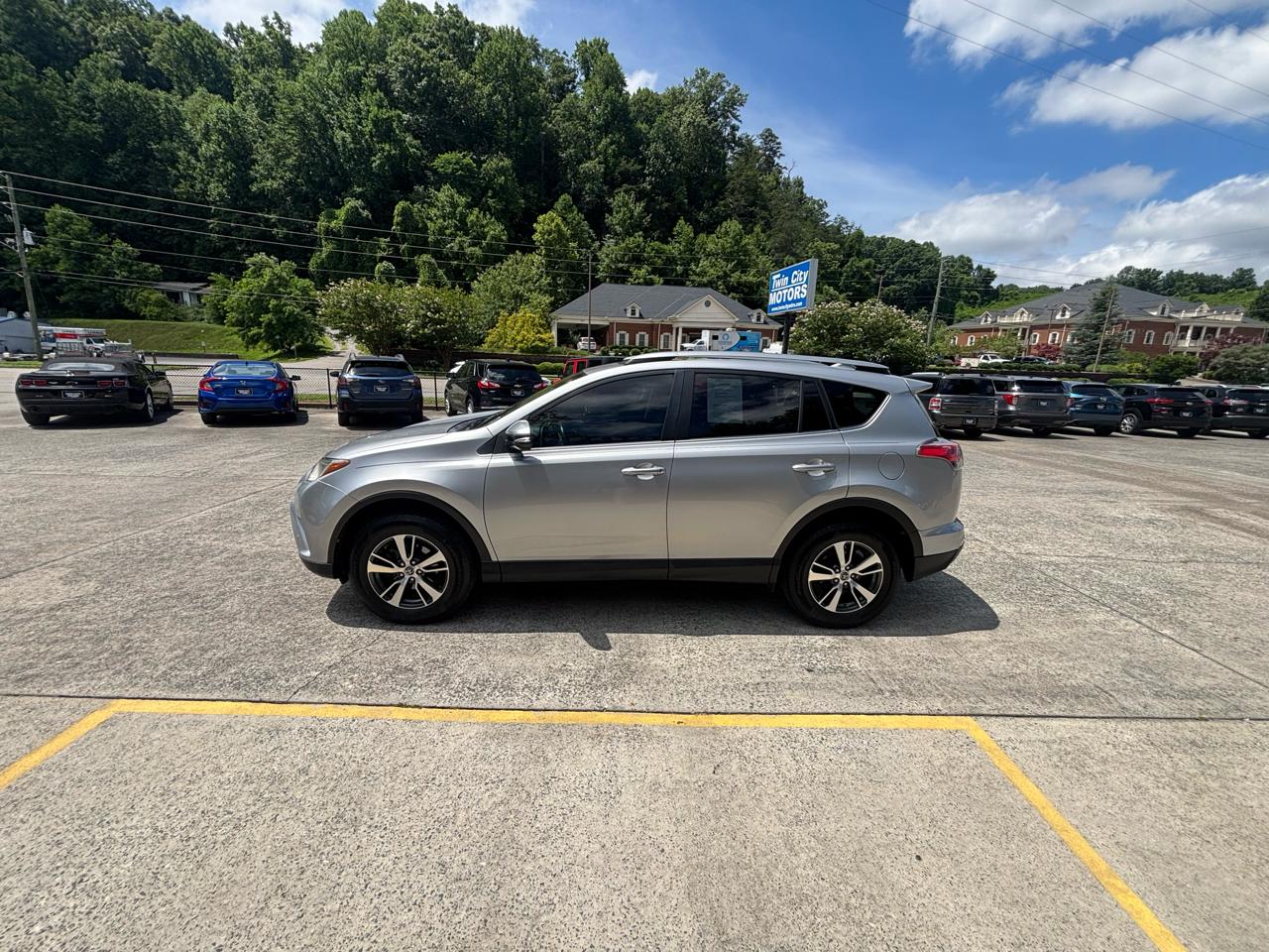 Toyota RAV4 Adventure FWD (Natl) 2018