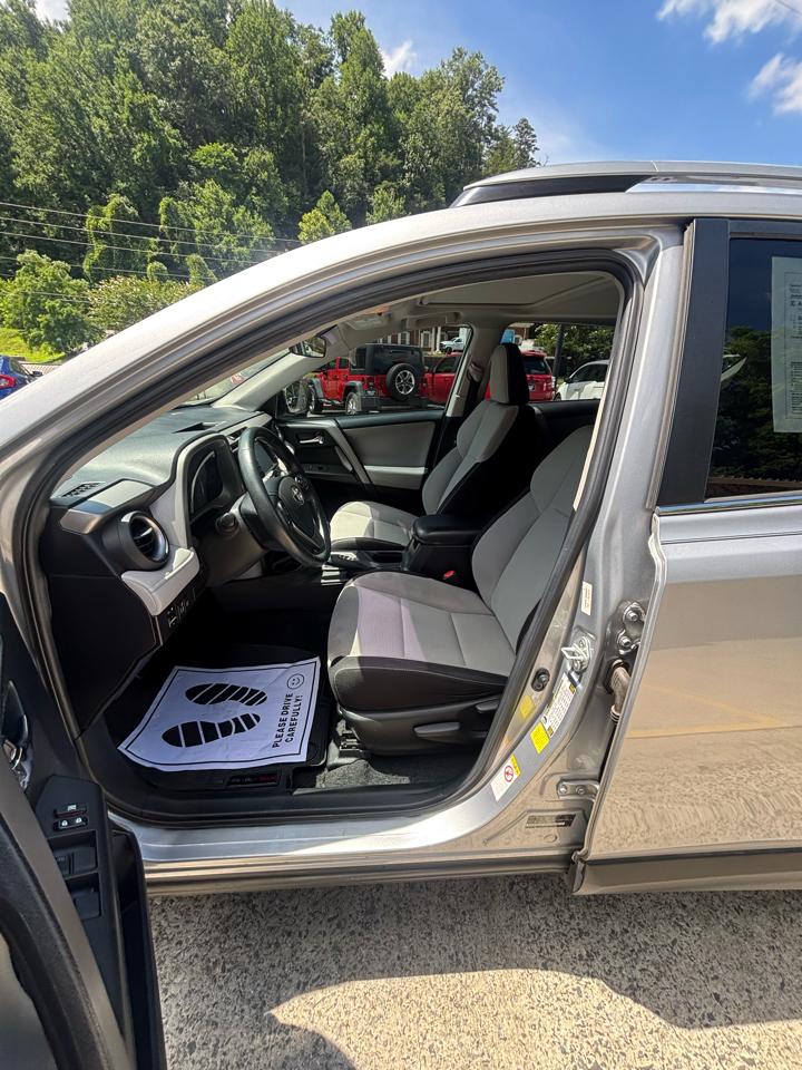 Toyota RAV4 Adventure FWD (Natl) 2018