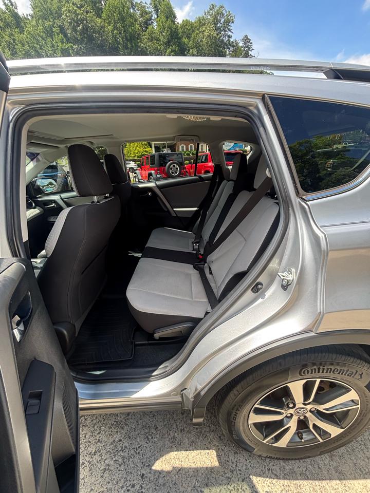 Toyota RAV4 Adventure FWD (Natl) 2018