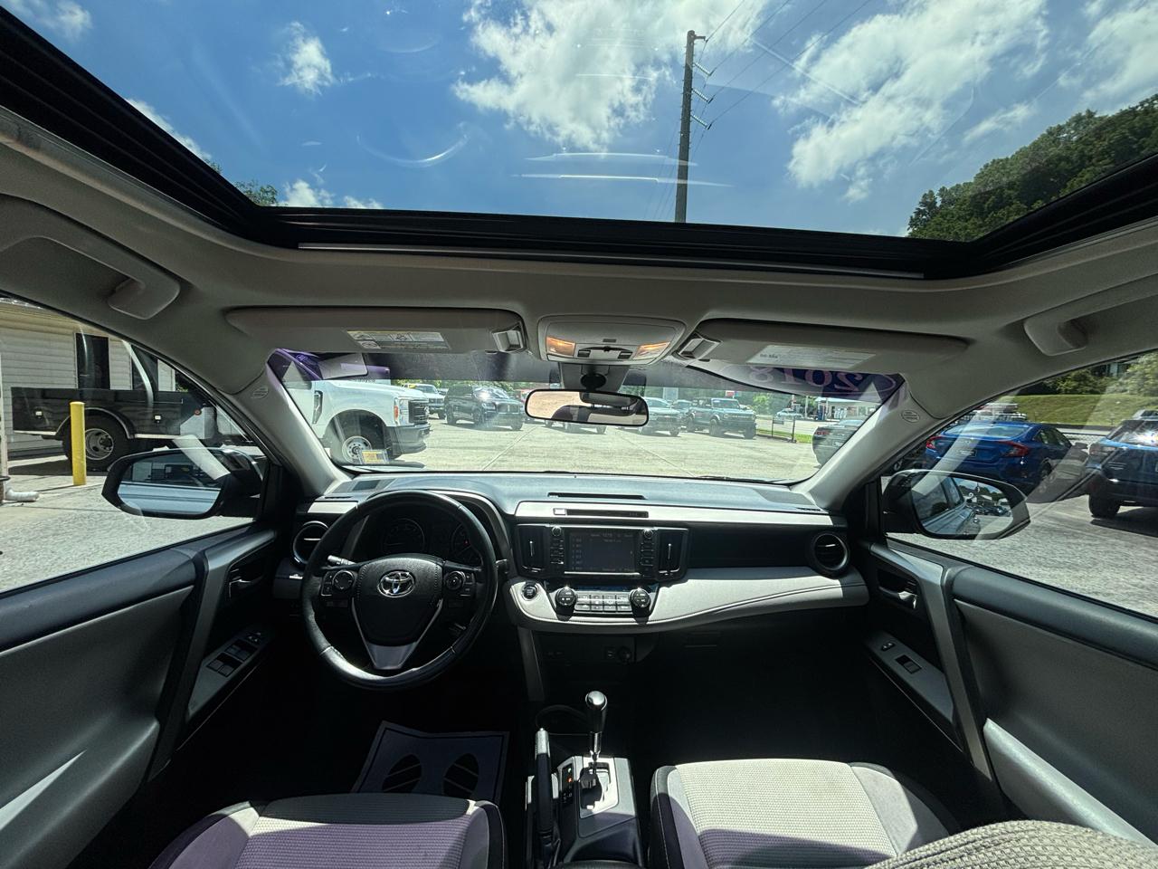 Toyota RAV4 Adventure FWD (Natl) 2018