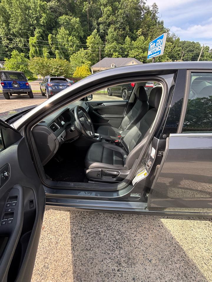 Volkswagen Jetta Sedan 4dr Auto SE 2014