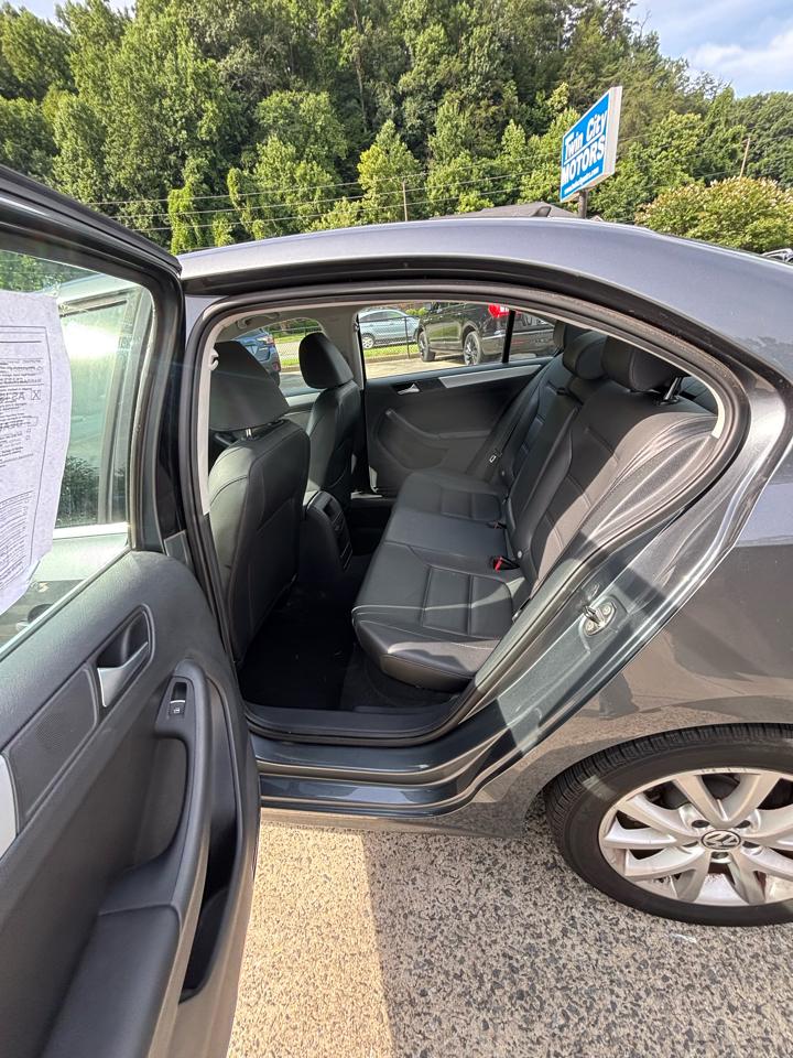 Volkswagen Jetta Sedan 4dr Auto SE 2014