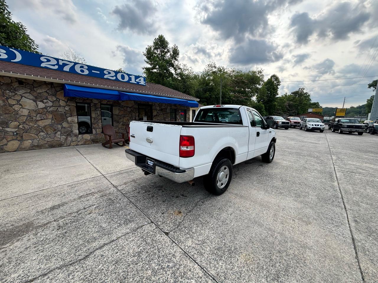 Ford F-150 4WD Reg Cab 126" XL 2007