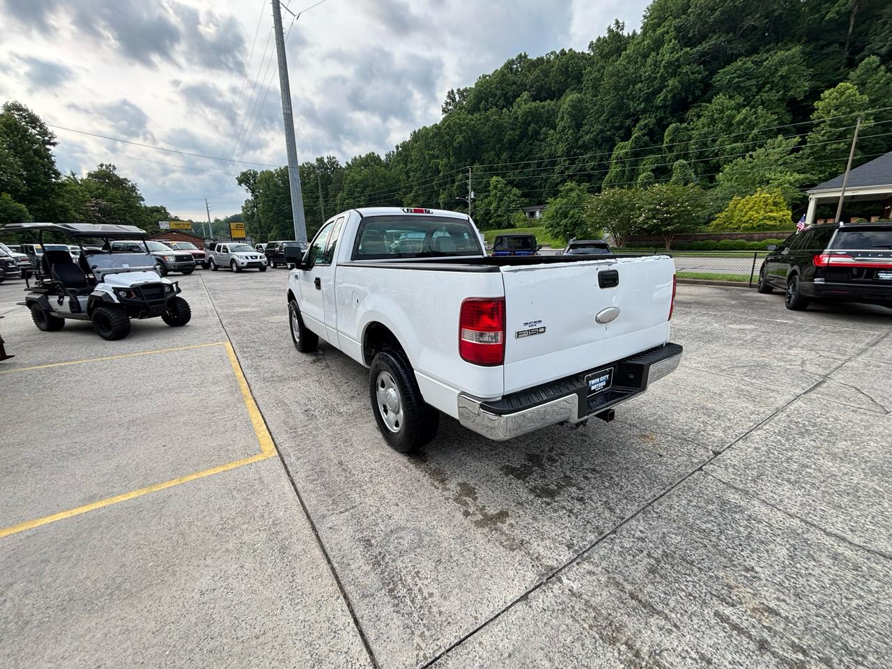 Ford F-150 4WD Reg Cab 126" XL 2007