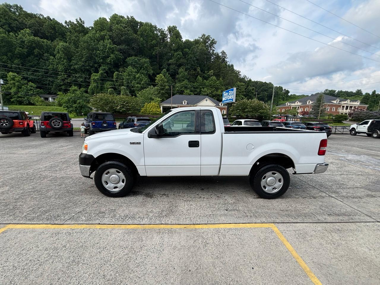 Ford F-150 4WD Reg Cab 126" XL 2007