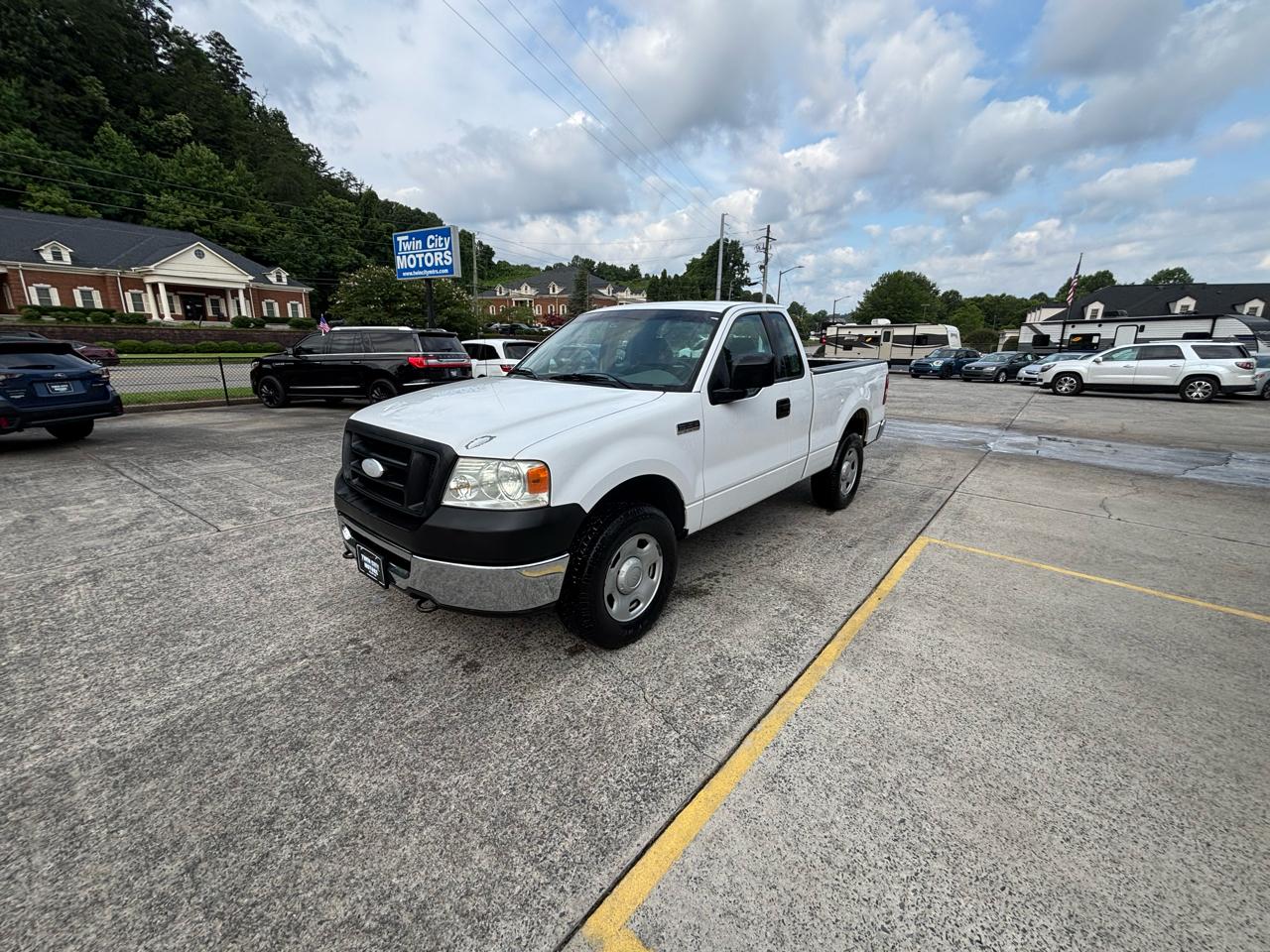 Ford F-150 4WD Reg Cab 126" XL 2007