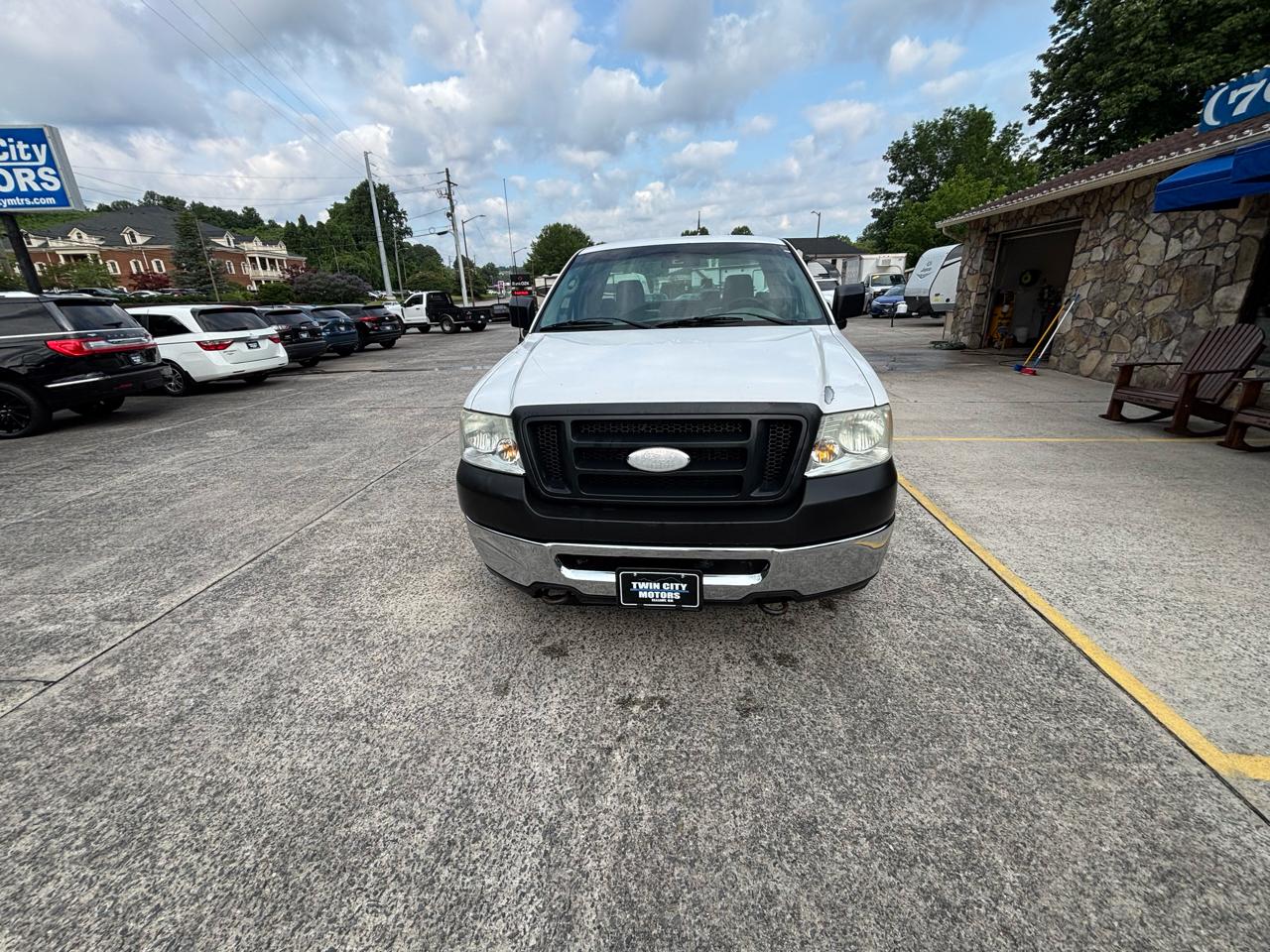 Ford F-150 4WD Reg Cab 126" XL 2007